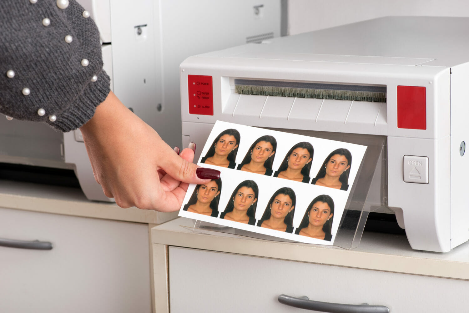A green card applicant print their green card photo at home