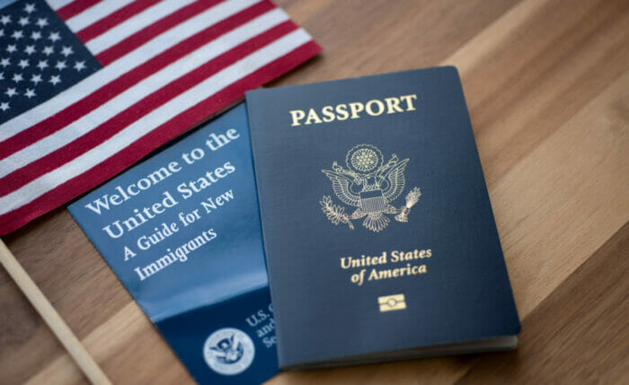 Permanent Resident vs. Citizen: What's the Difference?