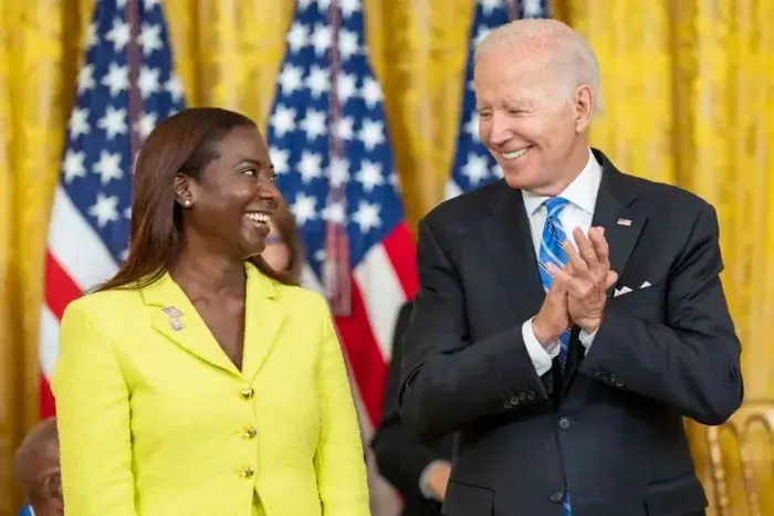 President Joe Biden presents the Medal of Freedom to Great Immigrant Sandra Lindsay on Thursday, July 7, 2022. (Official White House Photo by Adam Schultz)