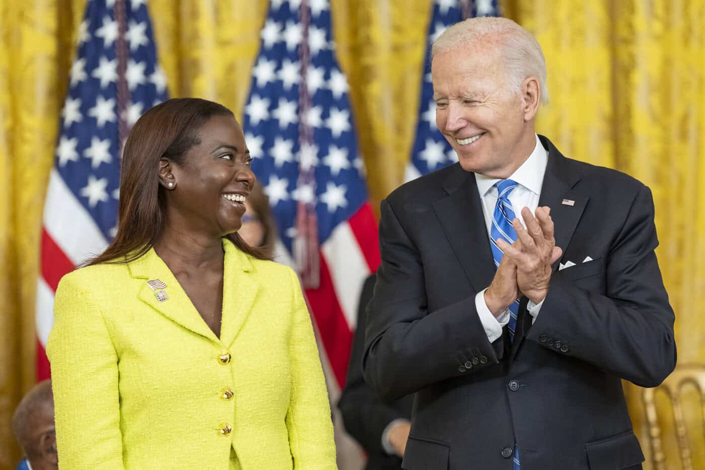 President Joe Biden presents the Medal of Freedom to Great Immigrant Sandra Lindsay on Thursday, July 7, 2022. (Official White House Photo by Adam Schultz)